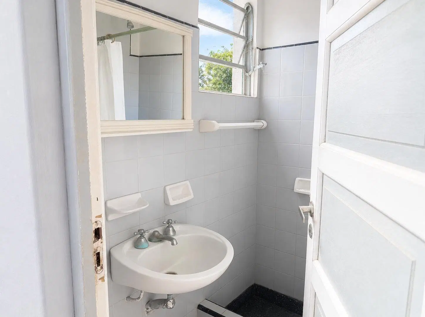 VENTA - Oportunidad Chalet 4 Ambientes con Jardín - Chauvin 4