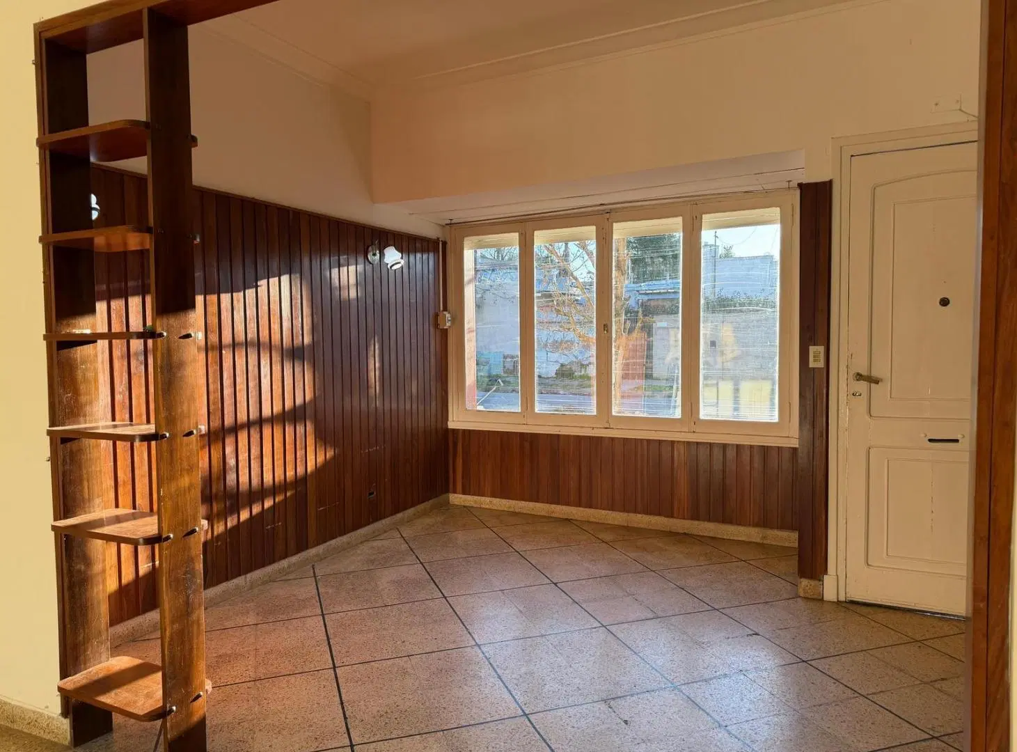 Alquiler 24 meses - Casa 3 Ambientes c/Patio - Plaza Peralta Ramos 5