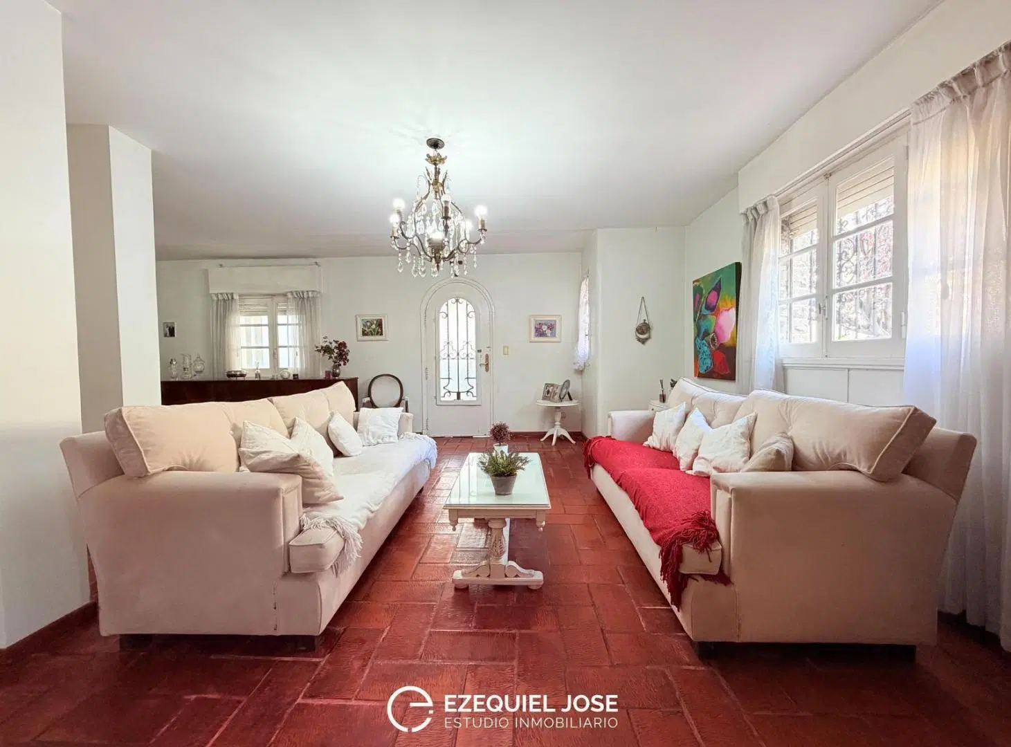 VENTA | Chalet de Categoría con Garage | Apto Profesional | La Perla 5