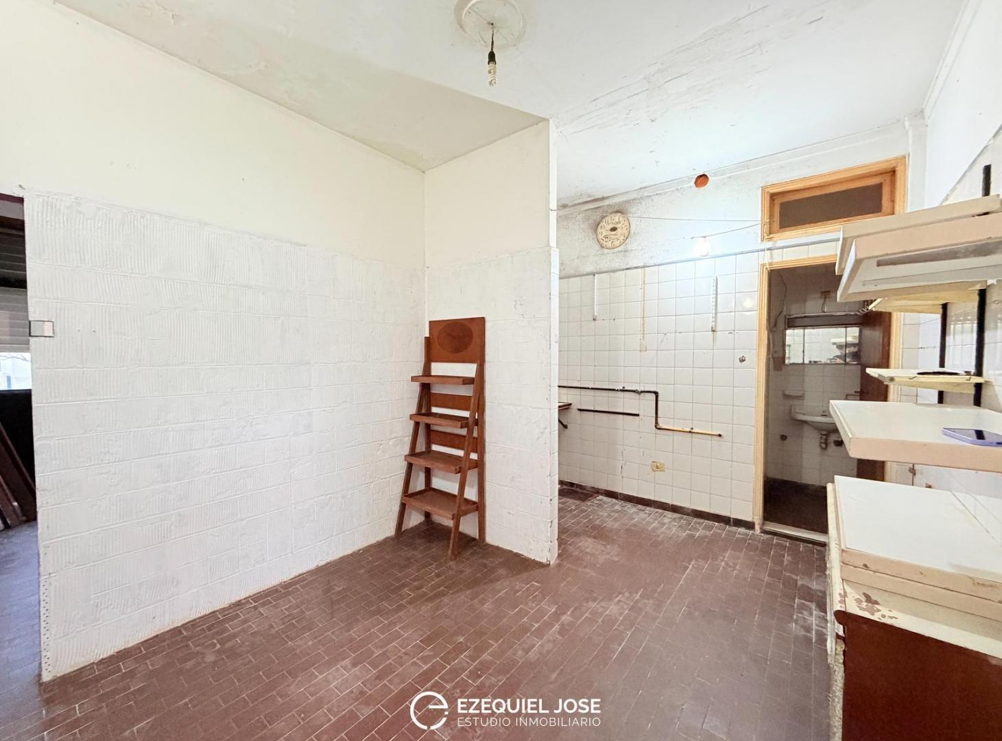 Foto de VENTA - Oportundiad Casa c/departamento y local Mar del Plata, imagen 5