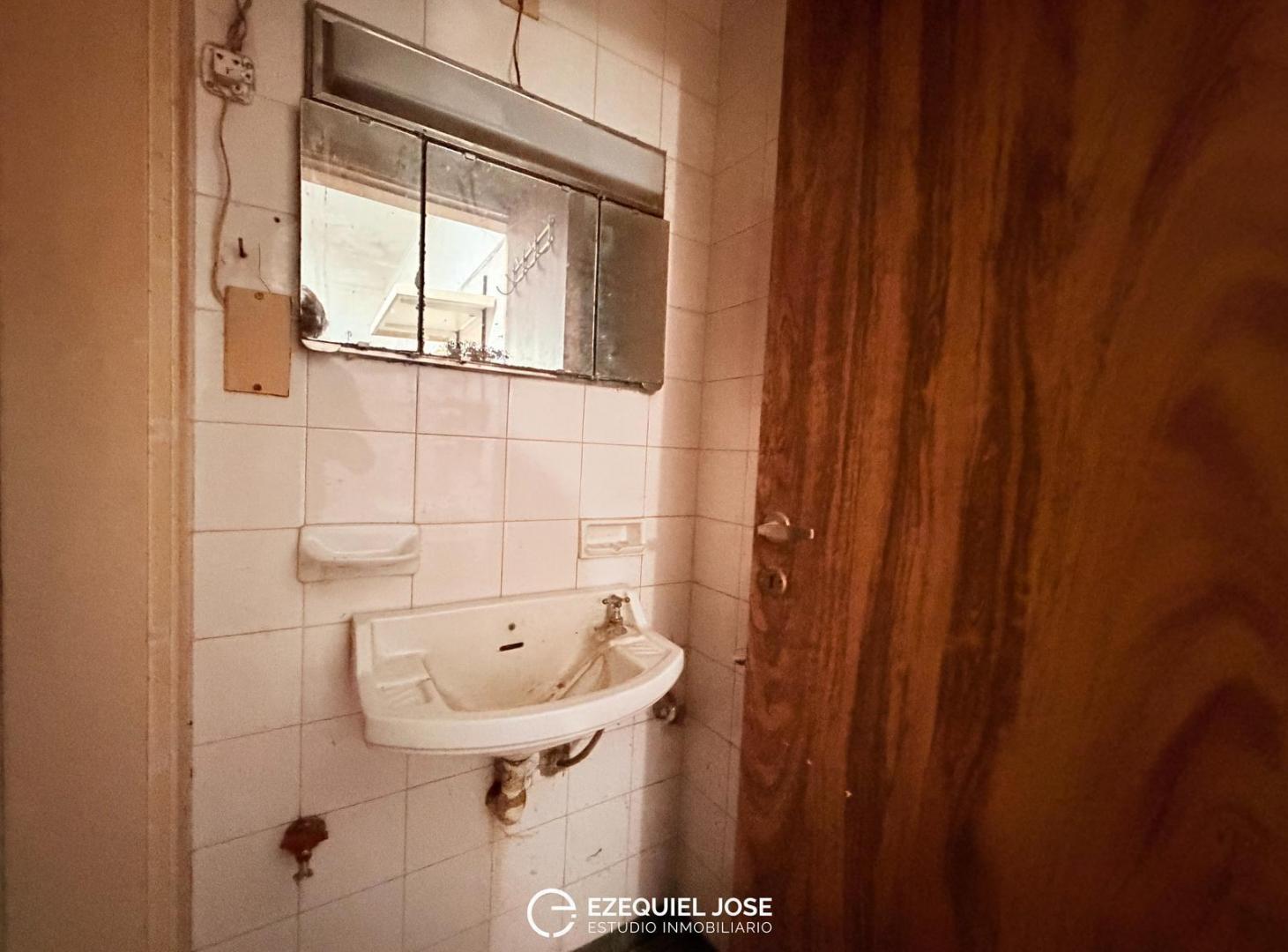 Foto de VENTA - Oportundiad Casa c/departamento y local Mar del Plata, imagen 3