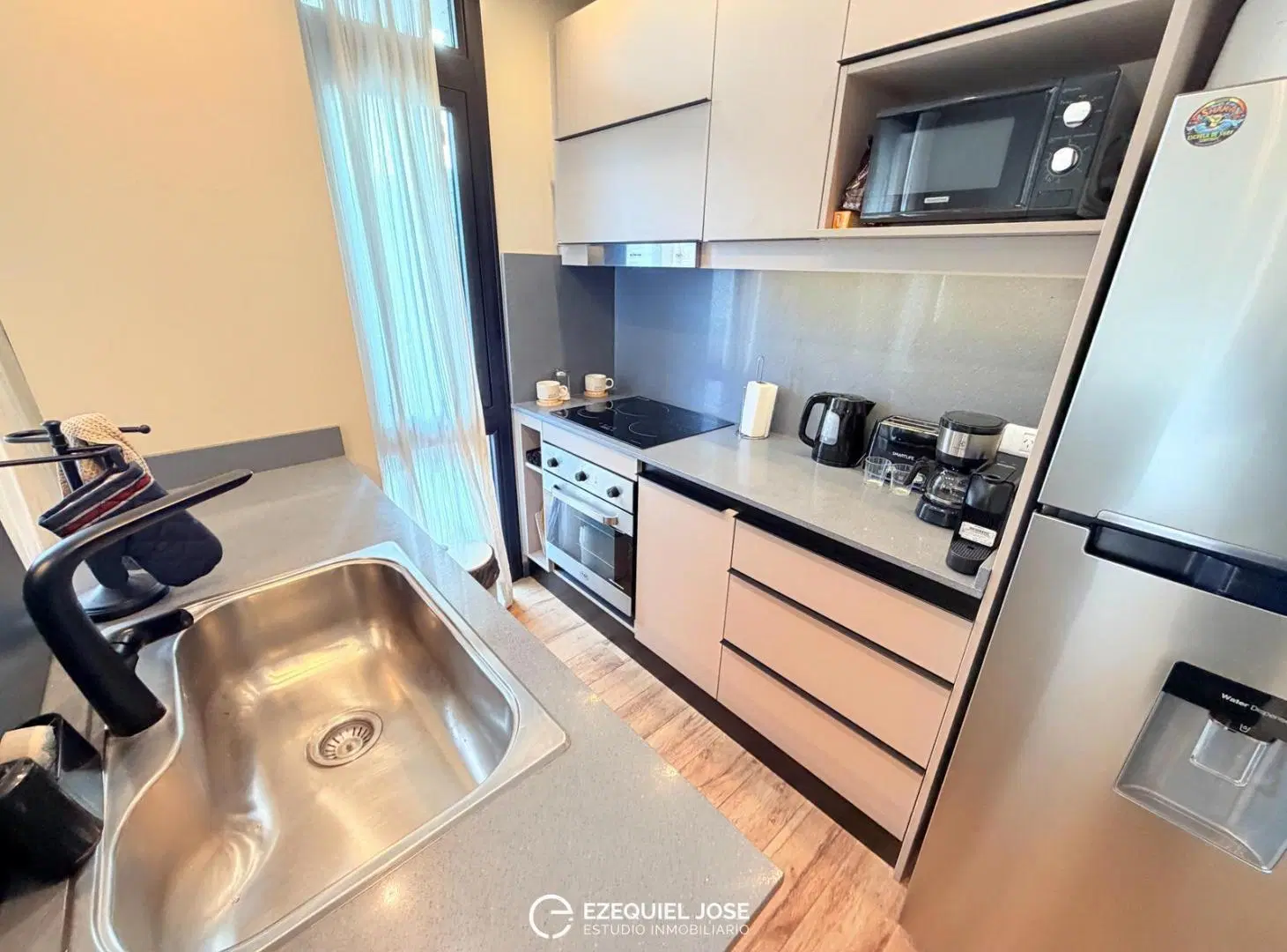 VENTA - OPORTUNIDAD en GUEMES Departamento 2 Ambientes c/ balcón y Baulera 4