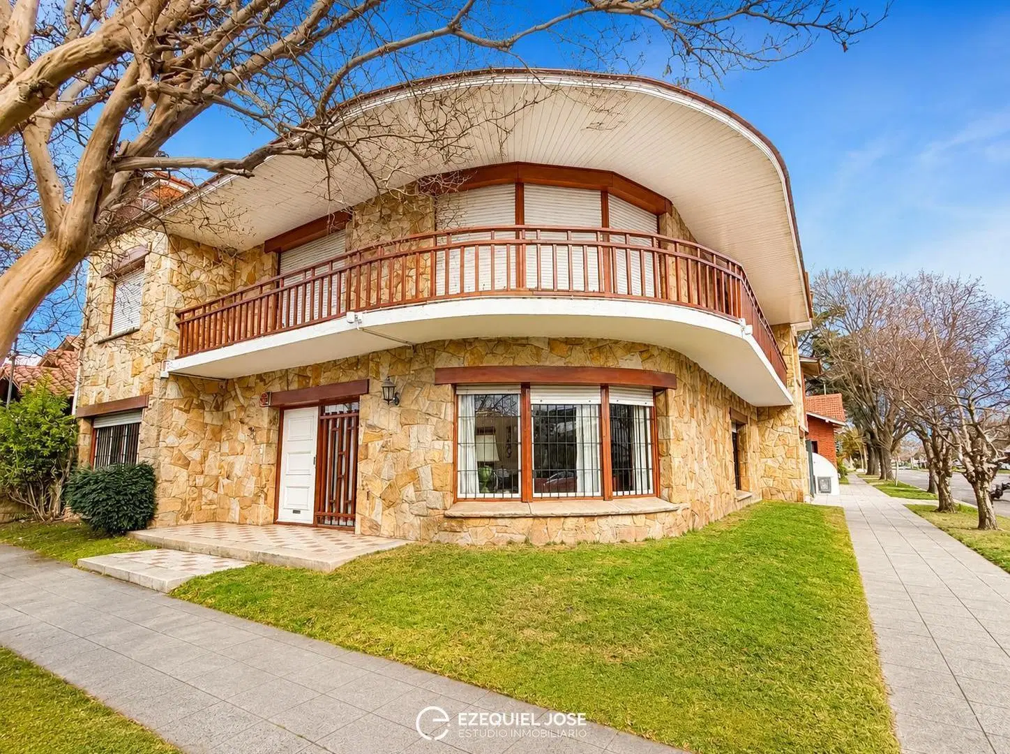 VENTA - Exclusivo Chalet en Los Troncos | 5 Dormitorios | Los Troncos 3