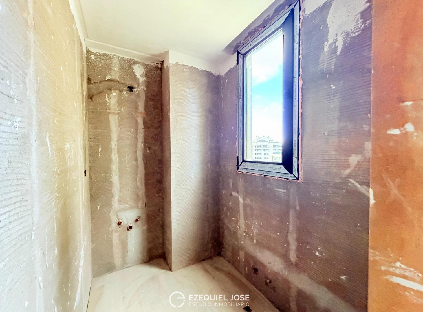 Foto de VENTA - 2 Amb. a Estrenar | Güemes | Balcón | Cochera y Baulera, imagen 4