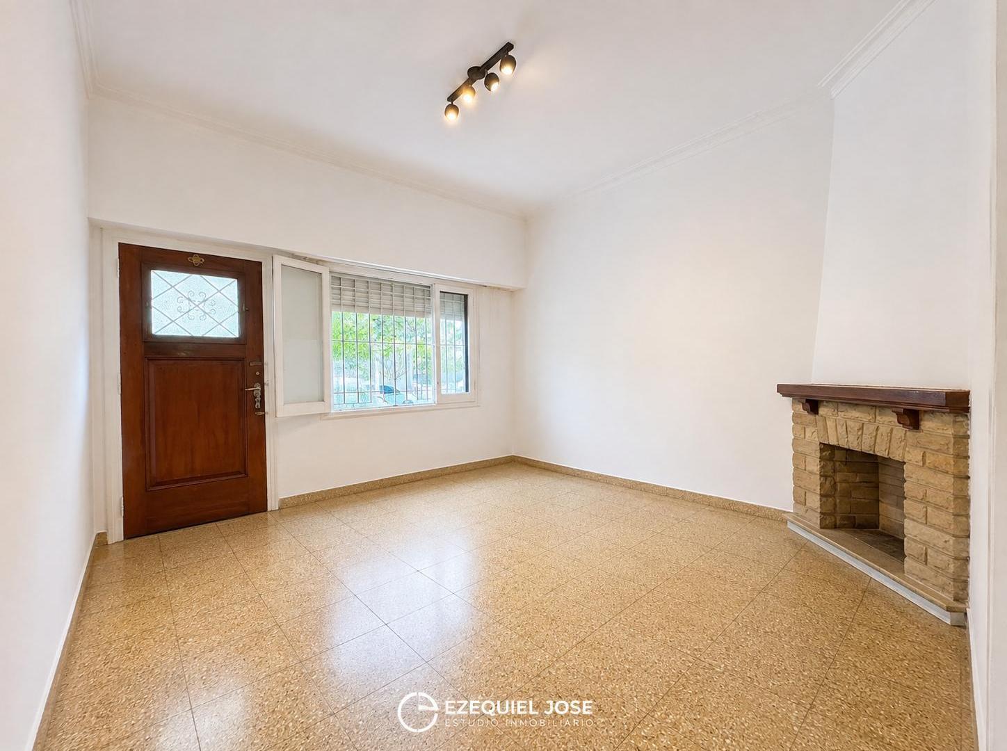 Foto de VENTA - Oportunidad Chalet 5 Ambientes con Patio - Chauvin, imagen 2