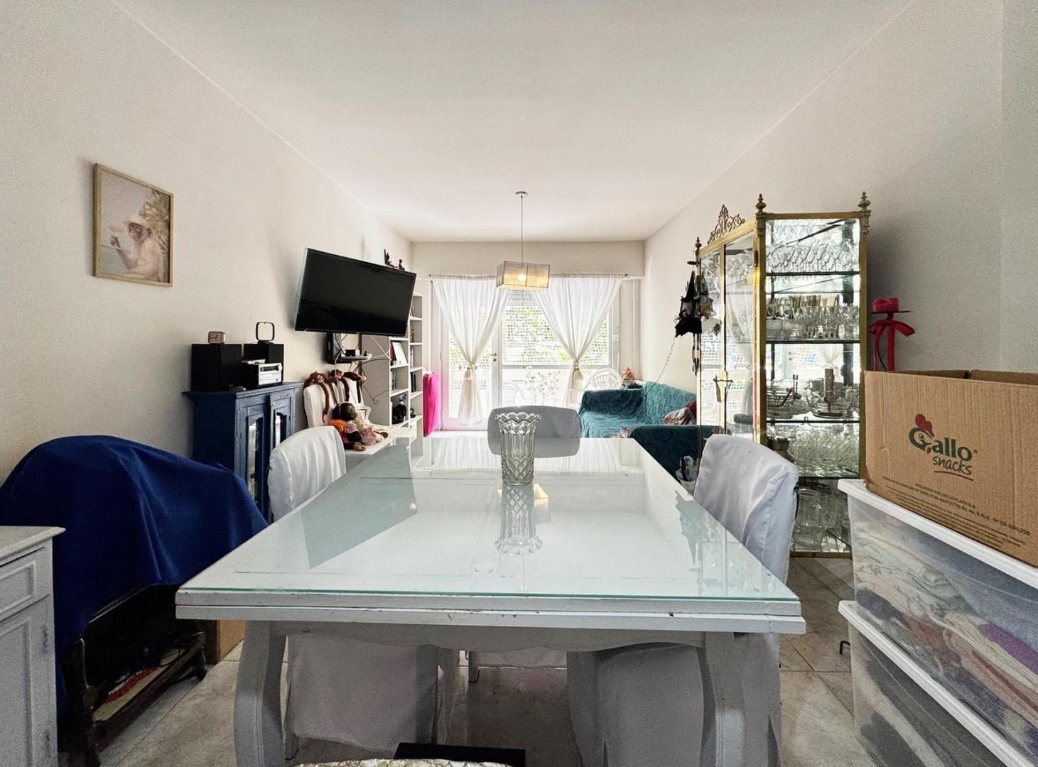 Foto de VENTA | 2 Ambientes al Frente con Cochera | Apto Crédito | Plaza Colón, imagen 1
