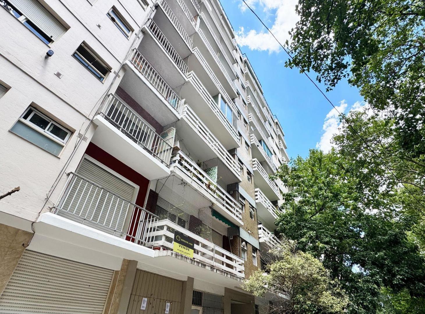 Foto de VENTA | 2 Ambientes al Frente con Cochera | Apto Crédito | Plaza Colón, imagen 5