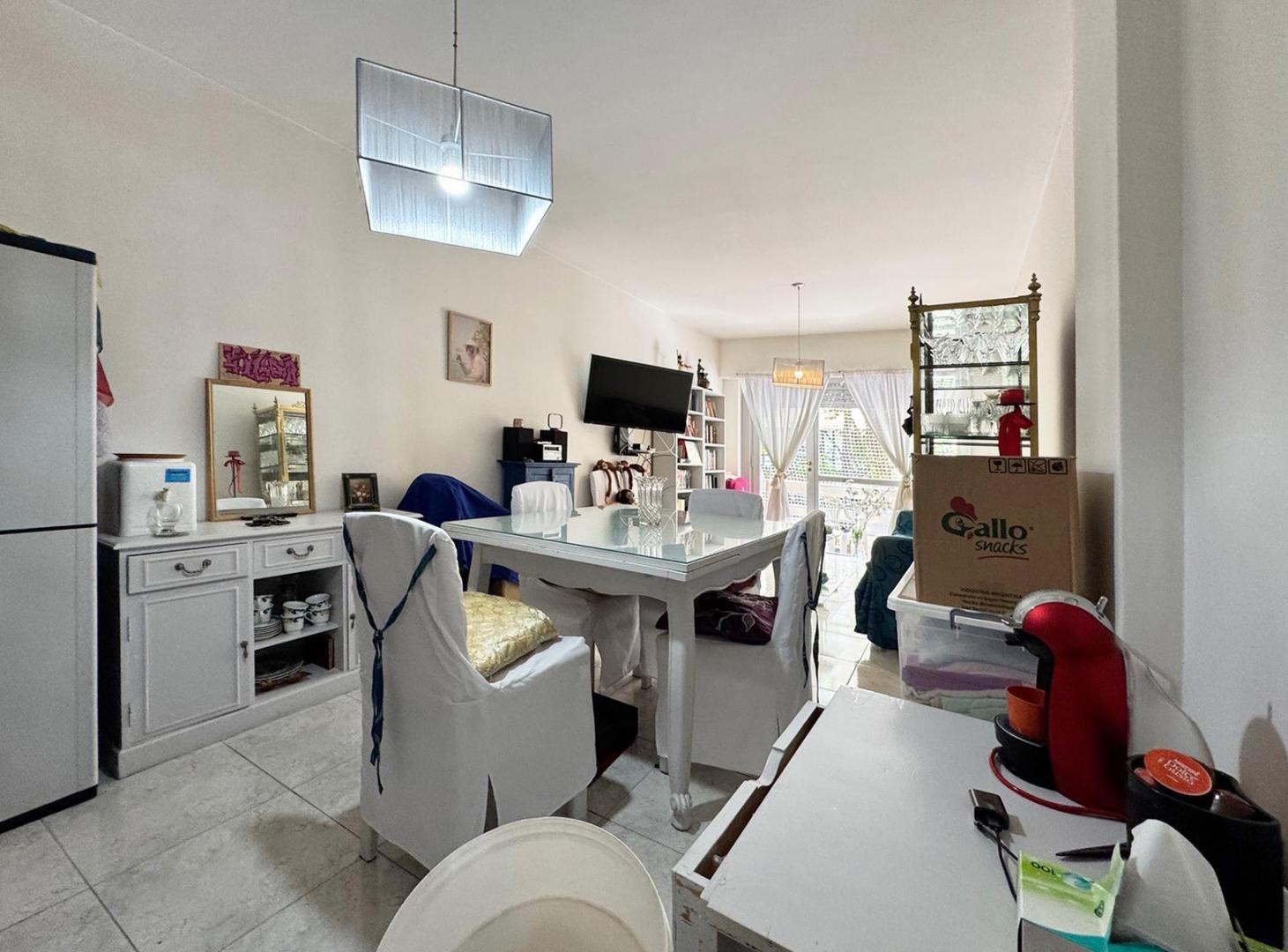 Foto de VENTA | 2 Ambientes al Frente con Cochera | Apto Crédito | Plaza Colón, imagen 3