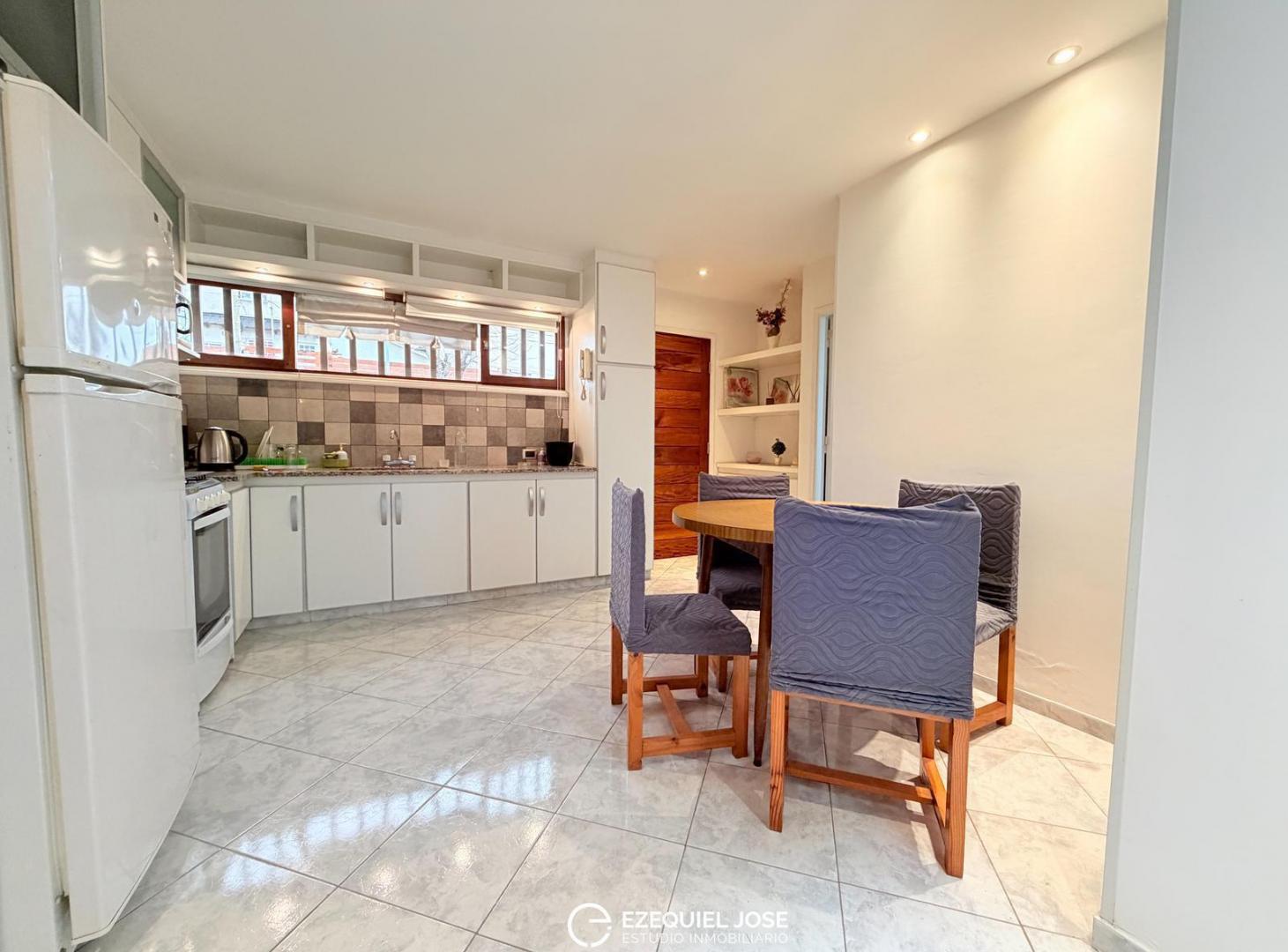 Foto de VENTA - PH 3 Ambientes c/Cochera y Patio - San Cayetano, imagen 4