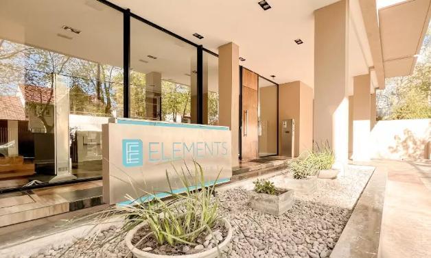 Foto de VENTA - Departamento en Dúplex 4 Ambientes Doble Cochera - Güemes, imagen 1