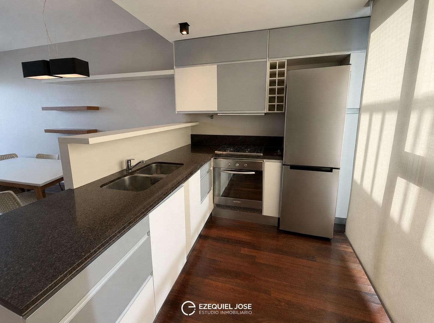 Foto de VENTA - Departamento en Dúplex 4 Ambientes Doble Cochera - Güemes, imagen 4