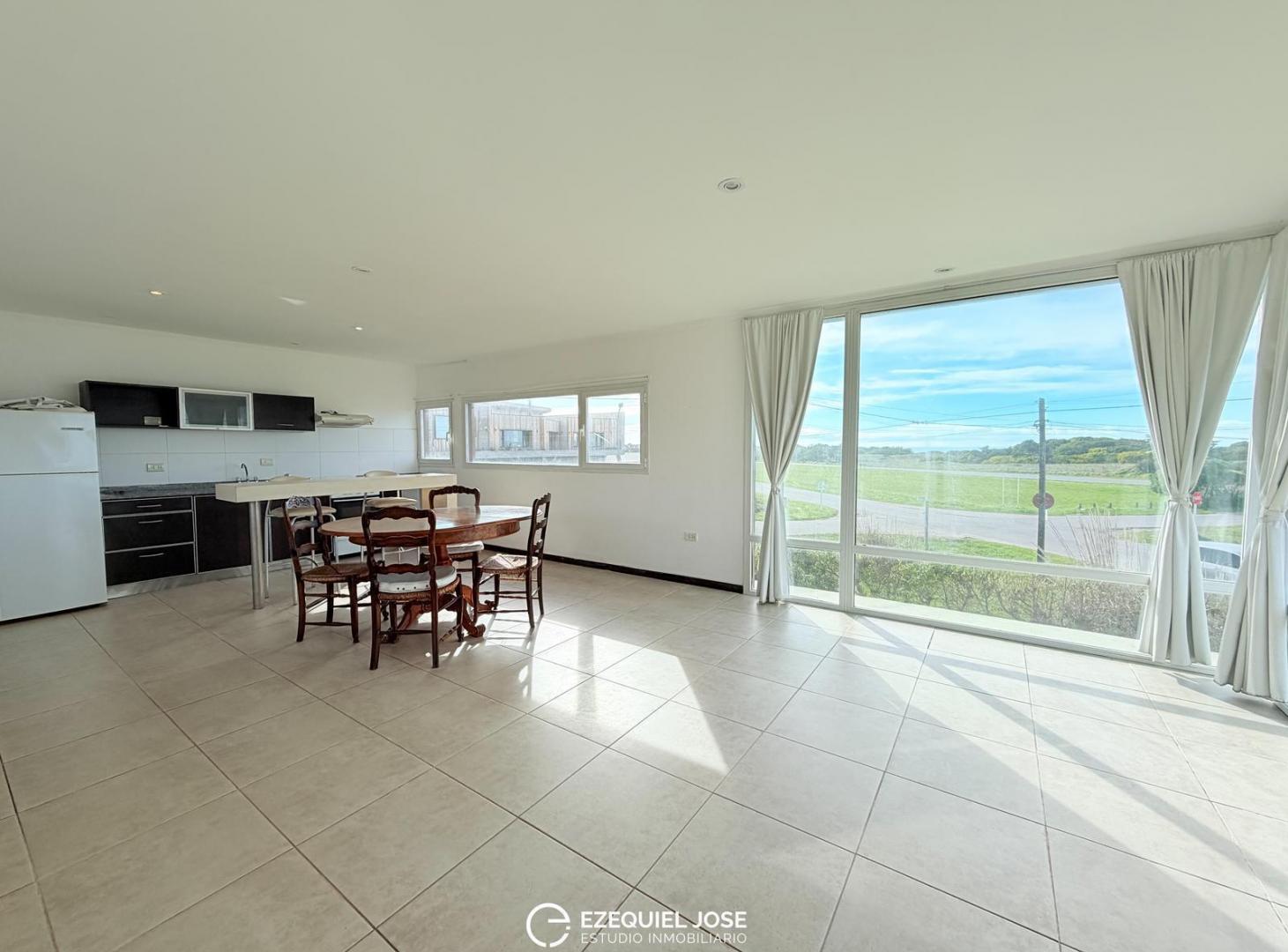Foto de VENTA - Casa 3 Ambientes Frente al Mar en Acantilados - Apta Crédito, imagen 4