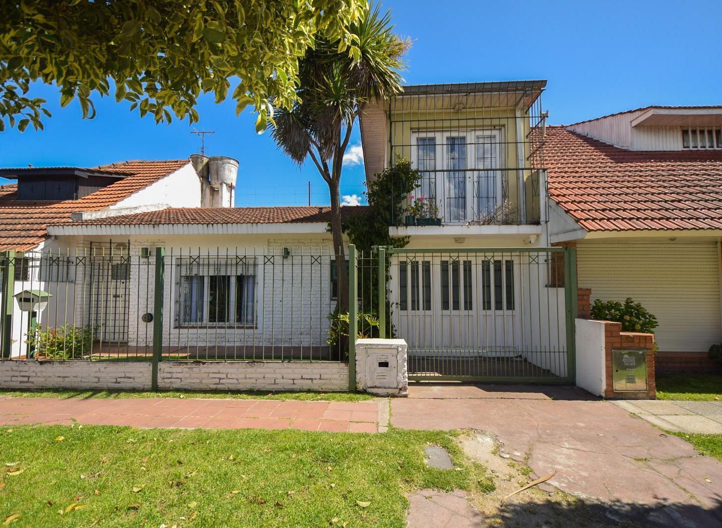Foto de Casa 3 Ambientes Apta Crédito | Parque Quincho con Parrilla Garage, imagen 3
