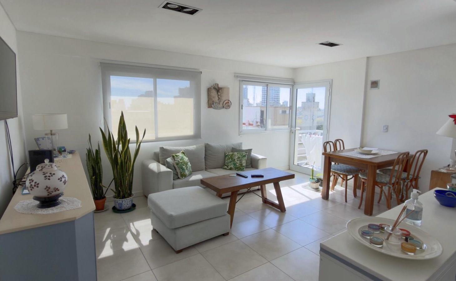 Foto de Departamento 2 Ambientes en Venta | 9° Piso al Frente Balcón Cochera, imagen 2