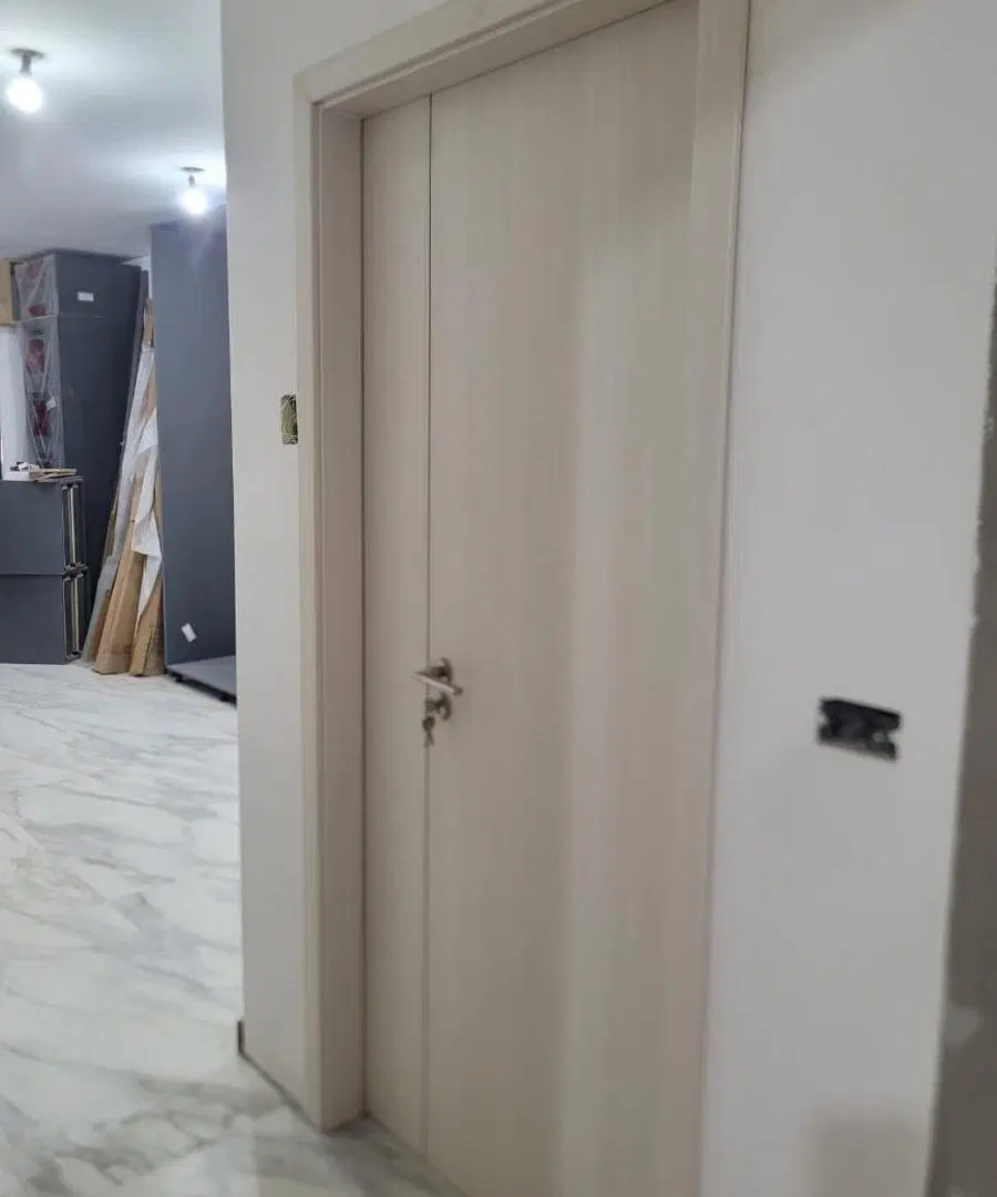Monoambiente con balcón  a ESTRENAR!! / al frente / equipado / flores /  3 B 3