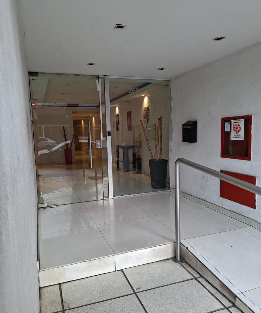 Foto de ALQUILER LUMINOSO DOS AMBIENTES SOBRE AVENIDA DIRECTORIO, imagen 3
