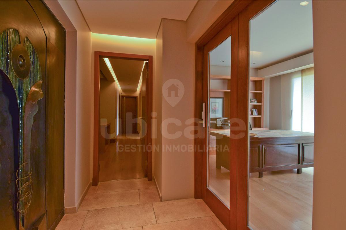 Hermosa Casa en Venta en Arelauquen 4