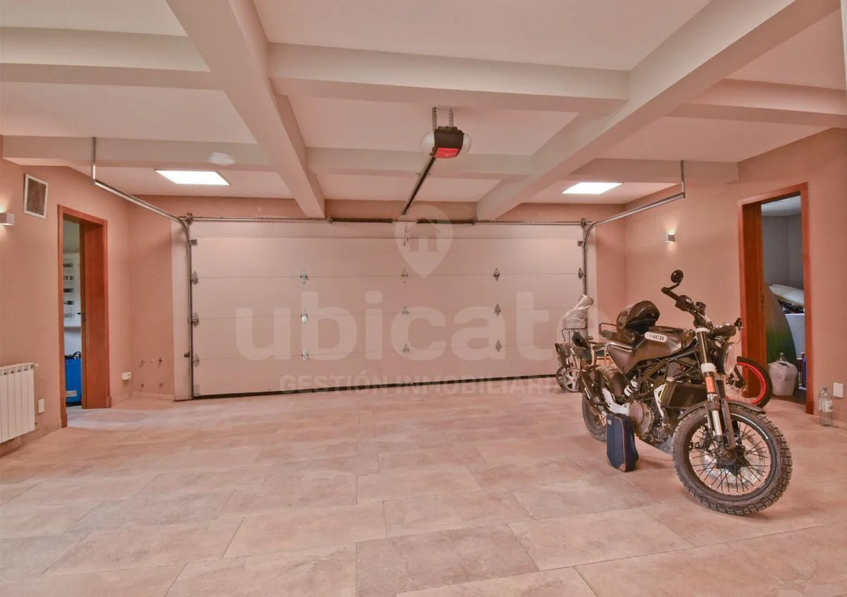 Hermosa Casa en Venta en Arelauquen 5