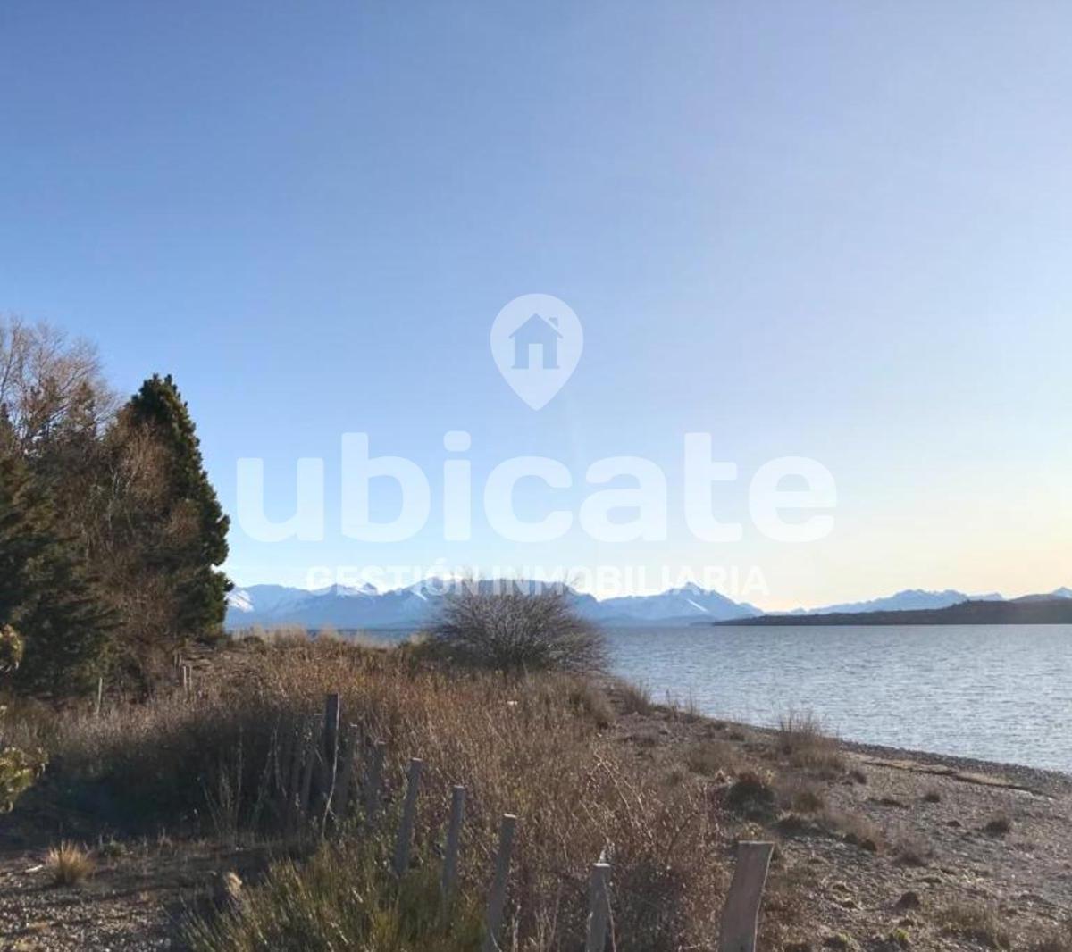 Terreno sobre costa de lago Nahuel Huapi