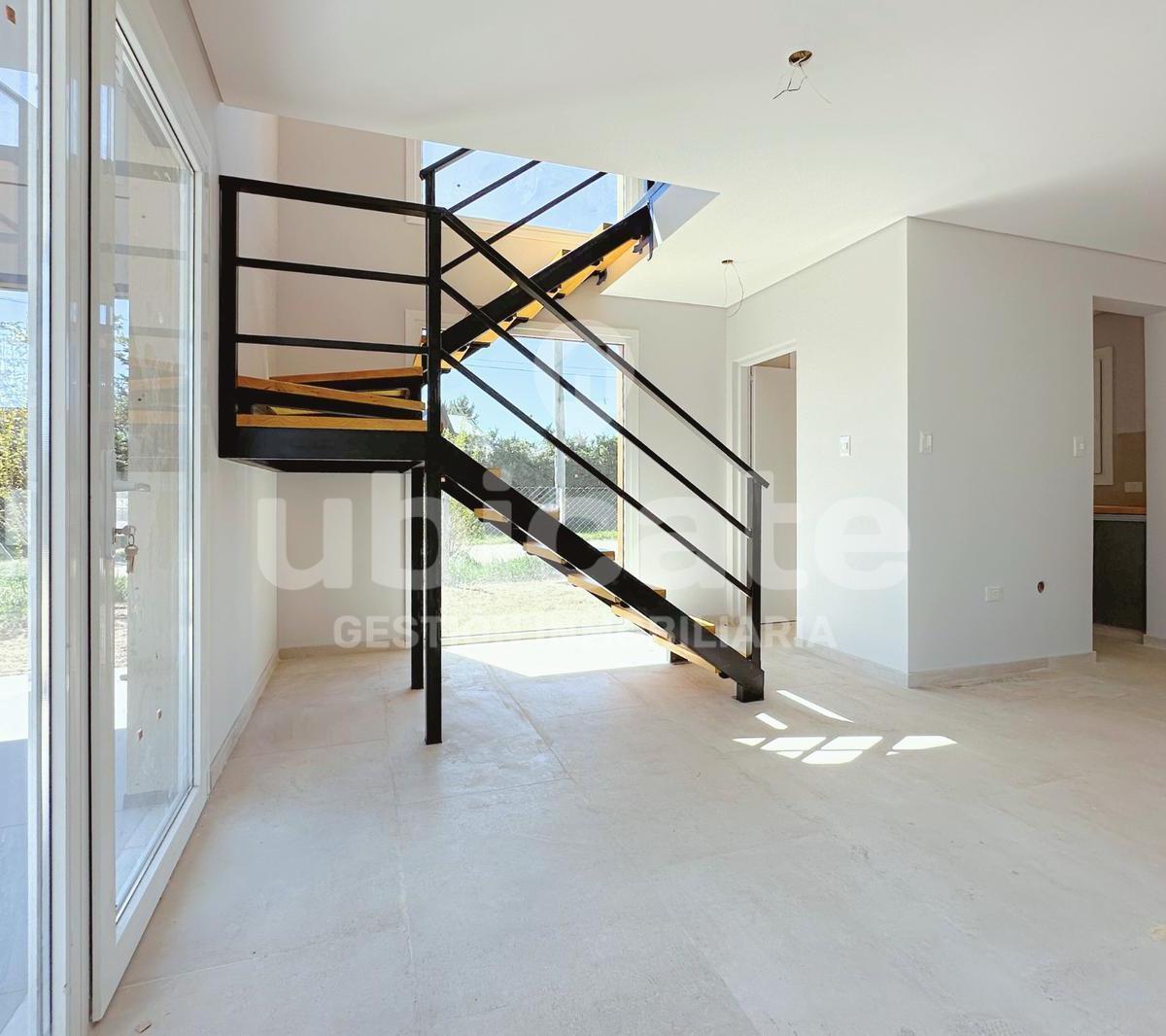 Foto de Casa amoblada a estrenar en Dina Huapi a 200 m del lago, imagen 2
