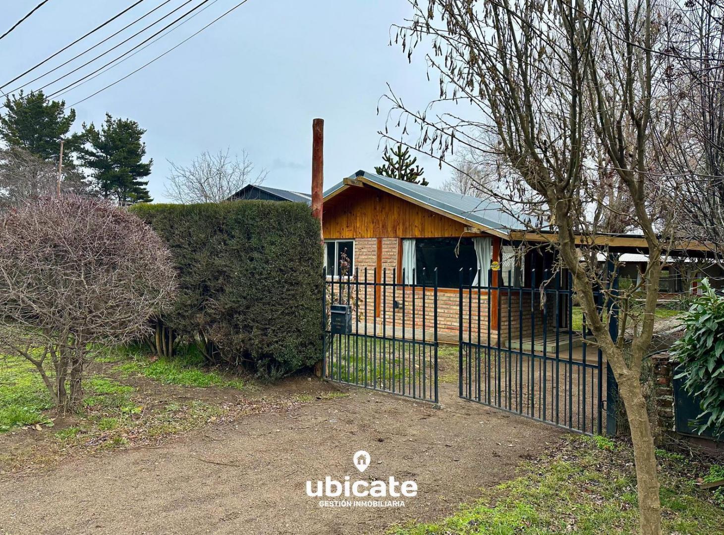 Foto de Casa y monoambiente en venta en Dina Huapi con amplio jardin., imagen 1