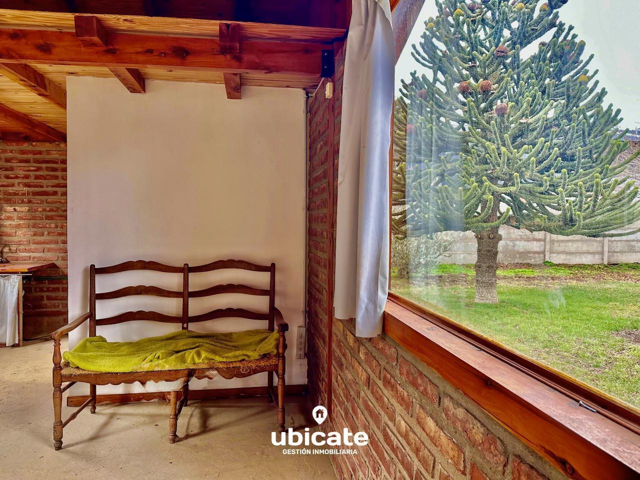 Foto de Casa y monoambiente en venta en Dina Huapi con amplio jardin., imagen 3