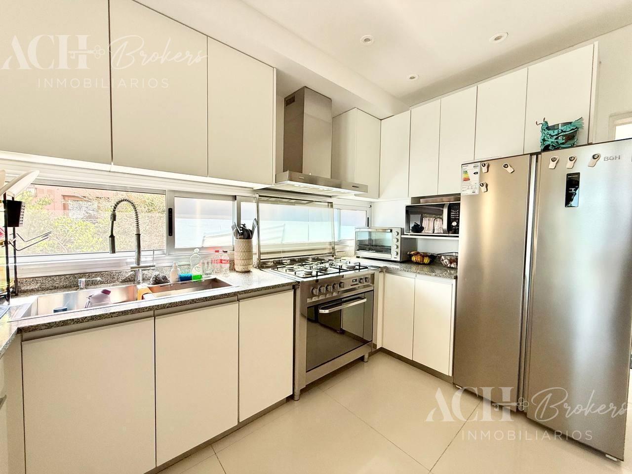 Foto de Casa en Venta en Santa Catalina, Villanueva, Tigre, imagen 2