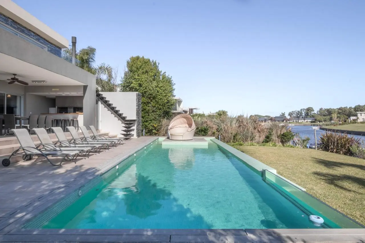 Casa en alquiler al rio 2