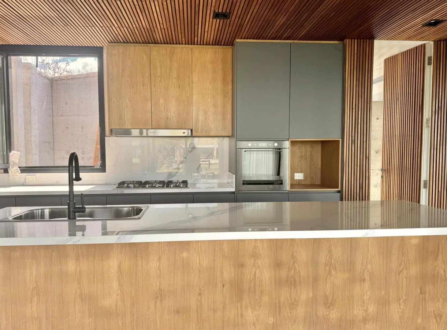 Imponente Casa racionalista al lago en Lagos del Golf 2