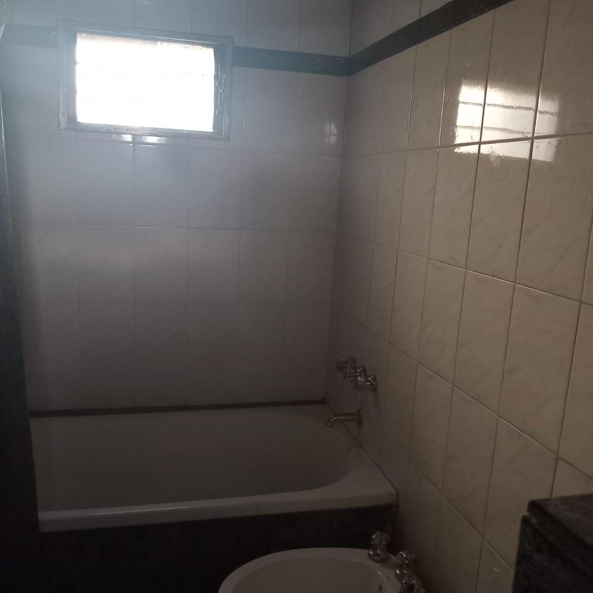 Se Alquila Departamento de 3 Ambientes en San Justo 1