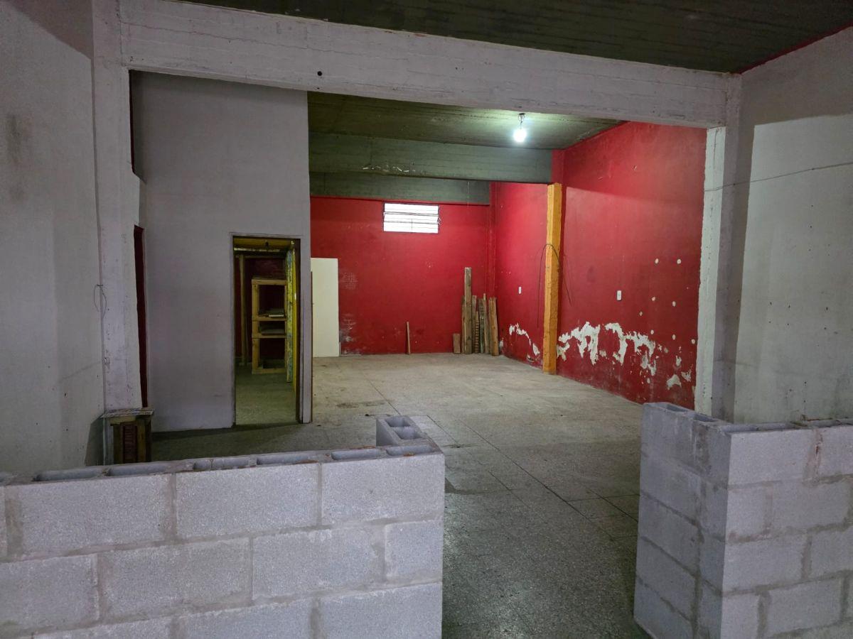 Foto de Se alquila local en Villa Luzuriaga., imagen 2