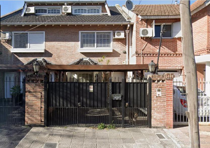 Casa / Triplex 4 Ambientes en Martínez | Playaron, Pileta