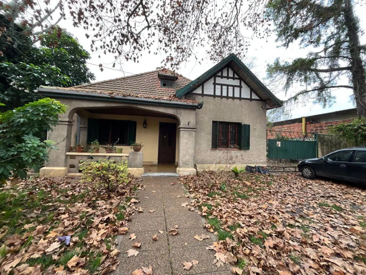 Hermosa Casa estilo inglés para reciclar o para Desarrollo Inmobiliario 2