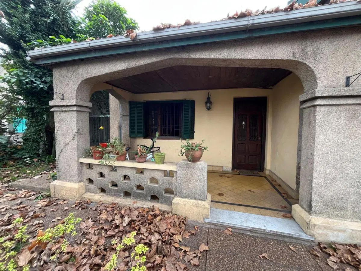 Hermosa Casa estilo inglés para reciclar o para Desarrollo Inmobiliario 4