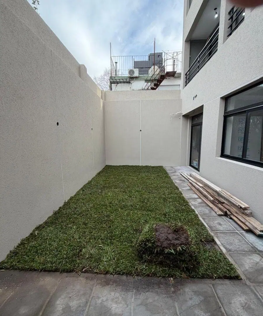 PH a estrenar 4 amb. en PB con PATIO/JARDÍN y COCHERA cubierta propia, 2 baños, SIN EXPENSAS 5