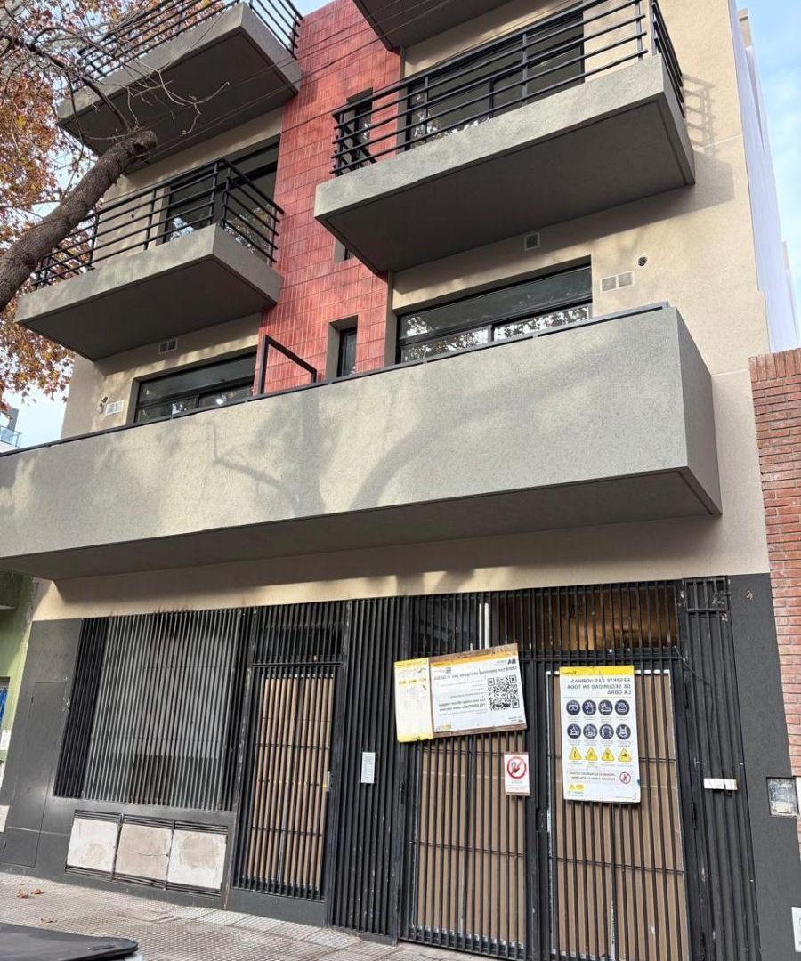 PH a estrenar 4 amb. en PB con PATIO/JARDÍN y COCHERA cubierta propia, 2 baños, SIN EXPENSAS