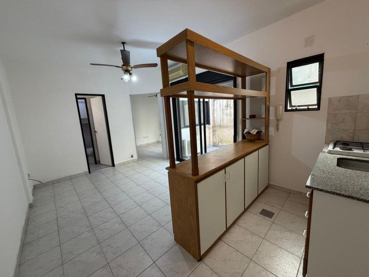 Foto de Departamento de 2 ambientes, luminoso tipo PH, con patio en PB., imagen 1