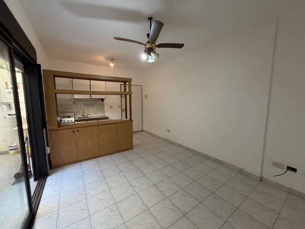 Foto de Departamento de 2 ambientes, luminoso tipo PH, con patio en PB., imagen 3
