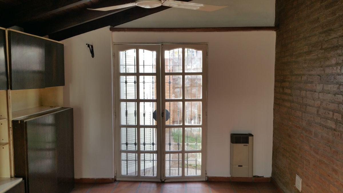 Foto de PRECIOSA CASA DE 4 DORMITORIOS EN BARRIO URCA. IMPERDIBLE!, imagen 4