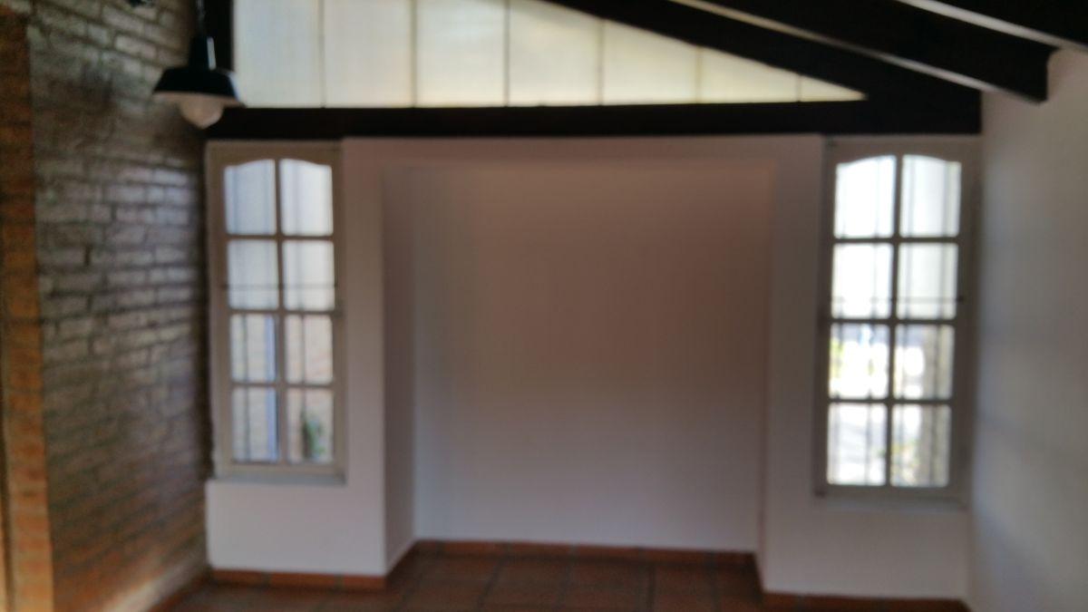 Foto de PRECIOSA CASA DE 4 DORMITORIOS EN BARRIO URCA. IMPERDIBLE!, imagen 5