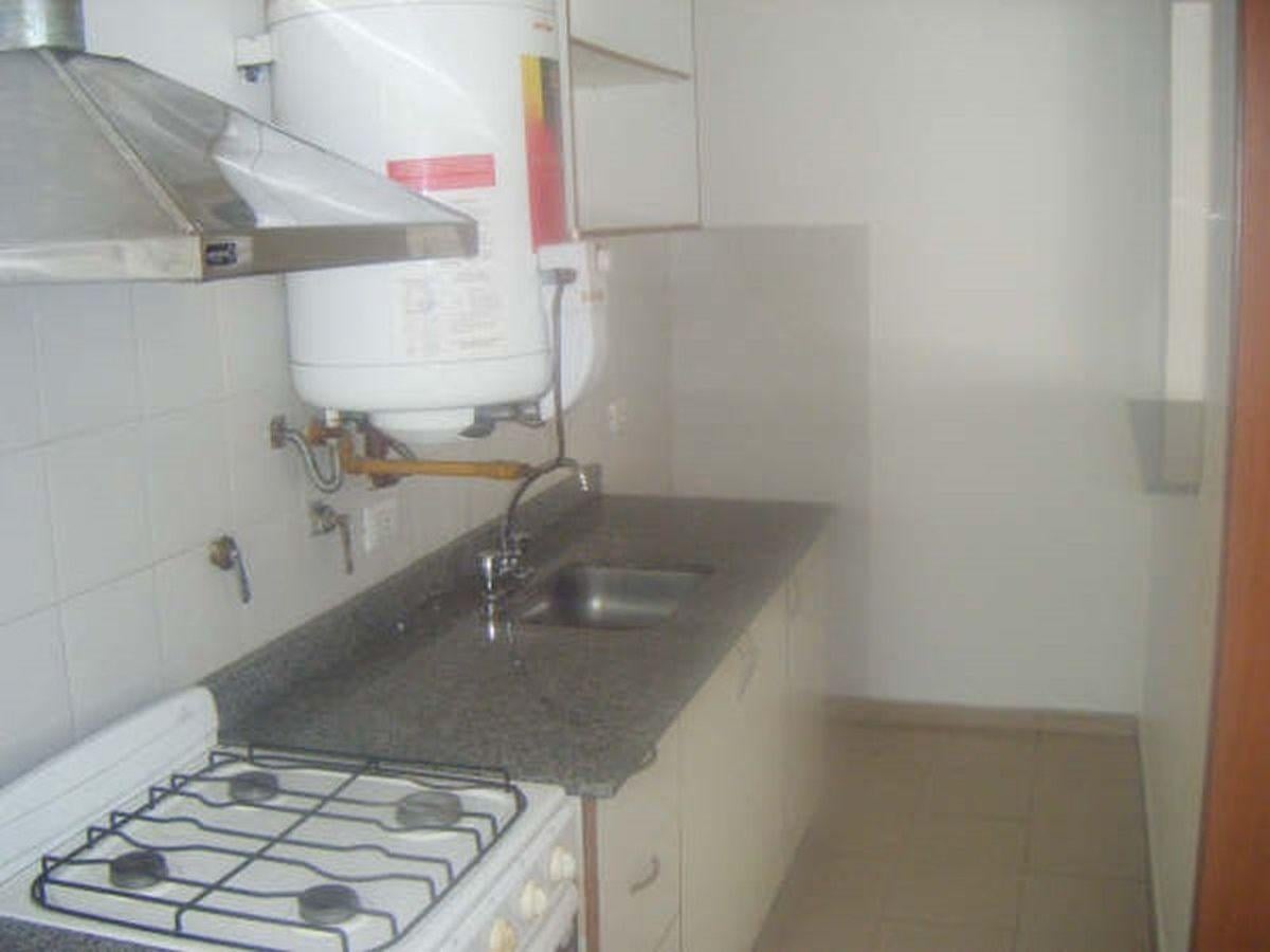 Foto de MONOAMBIENTE CON COCINA SEPARADA EN ARGUELLO. IMPERDIBLE!, imagen 2