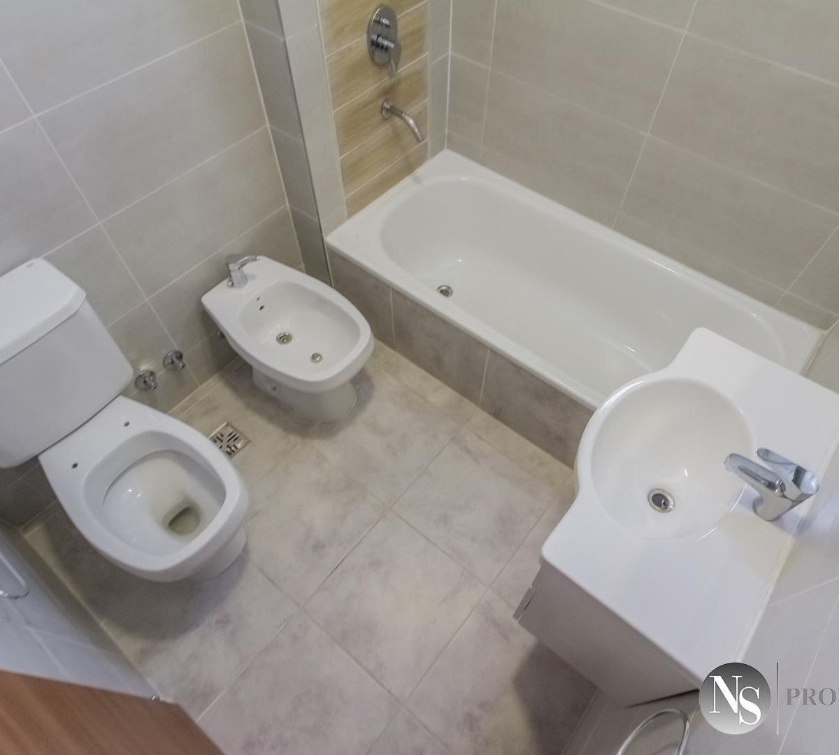 Oportunidad! Departamento de 4 Ambientes Estrenar, 5