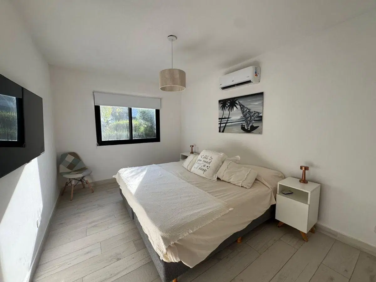 Casa venta, San Ramiro, Pilar del Este, Piscina, quincho, parque, parrilla, 3 dorm, 3 coch. 8