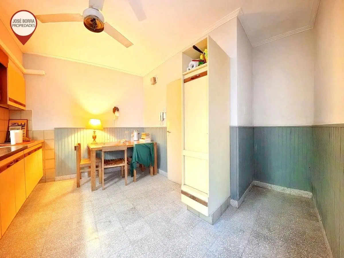 Casa con Cochera en Bº Sur 2 Plantas, a 200 metros de la Legislatura y de Tribunales. ¡Apto crédito! 4