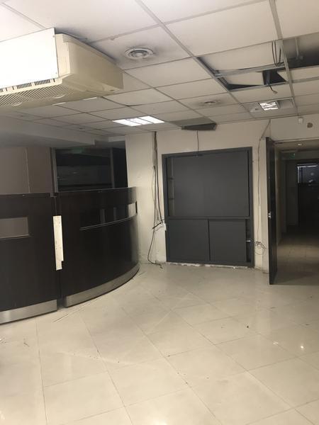 Local a La Calle con Oficinas, Ideal Institución Financiera, en Alquiler o Venta. Retiro 1