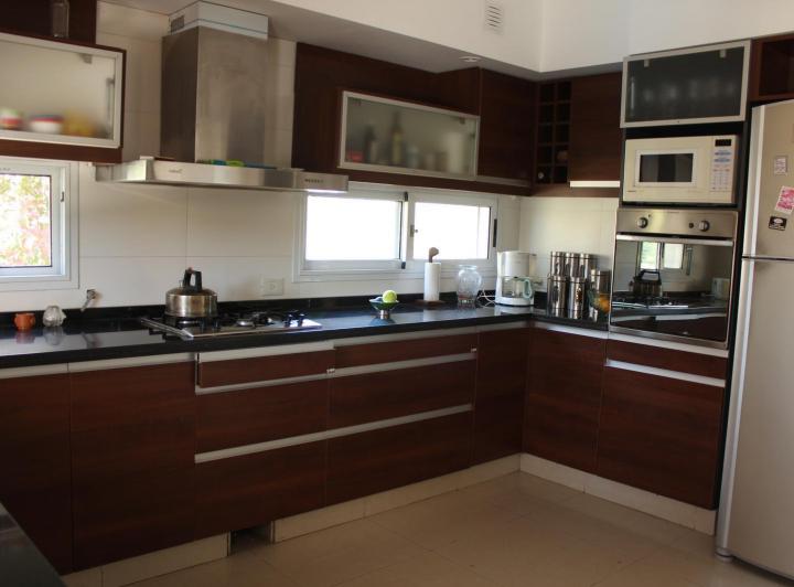 Foto de Venta , Alquiler Temporario. Casa sobre el golf en Golfers c.c, imagen 5