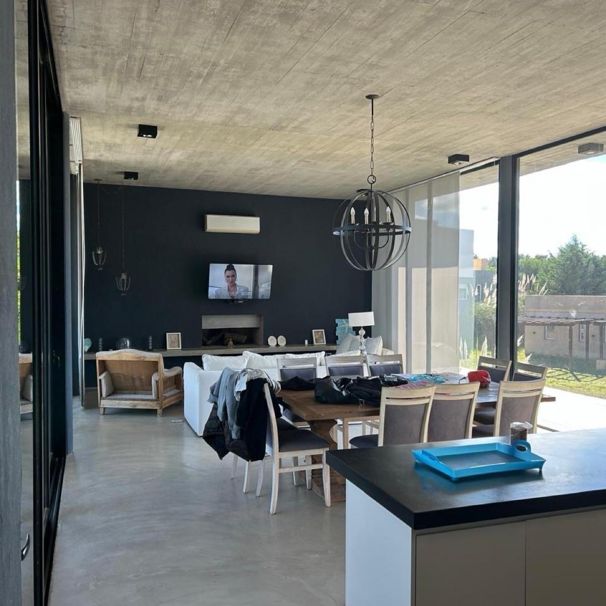 Casa en Venta - Costa Esmeralda - Amoblada 1