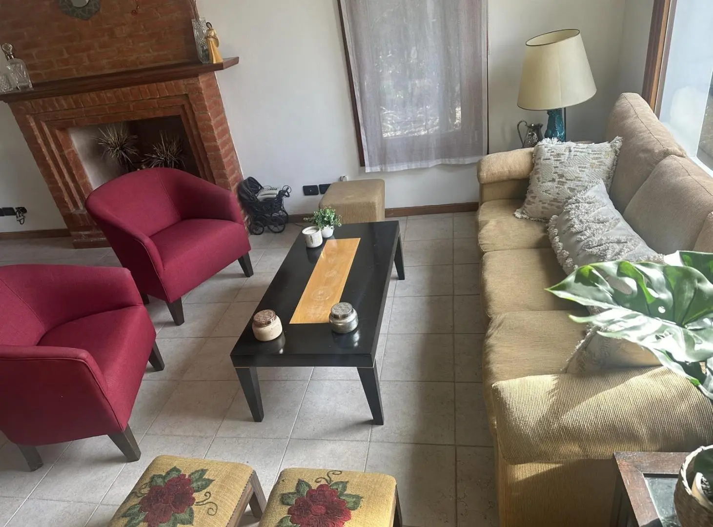 Exclusiva. Casa en alquiler anual, con/sin muebles. Piscina, jardin. Impecable 3