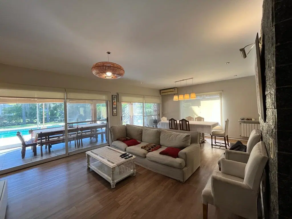 Barrio el Lucero, casa en venta, lote central 4
