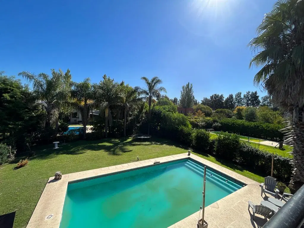 Barrio el Lucero, casa en venta, lote central 8